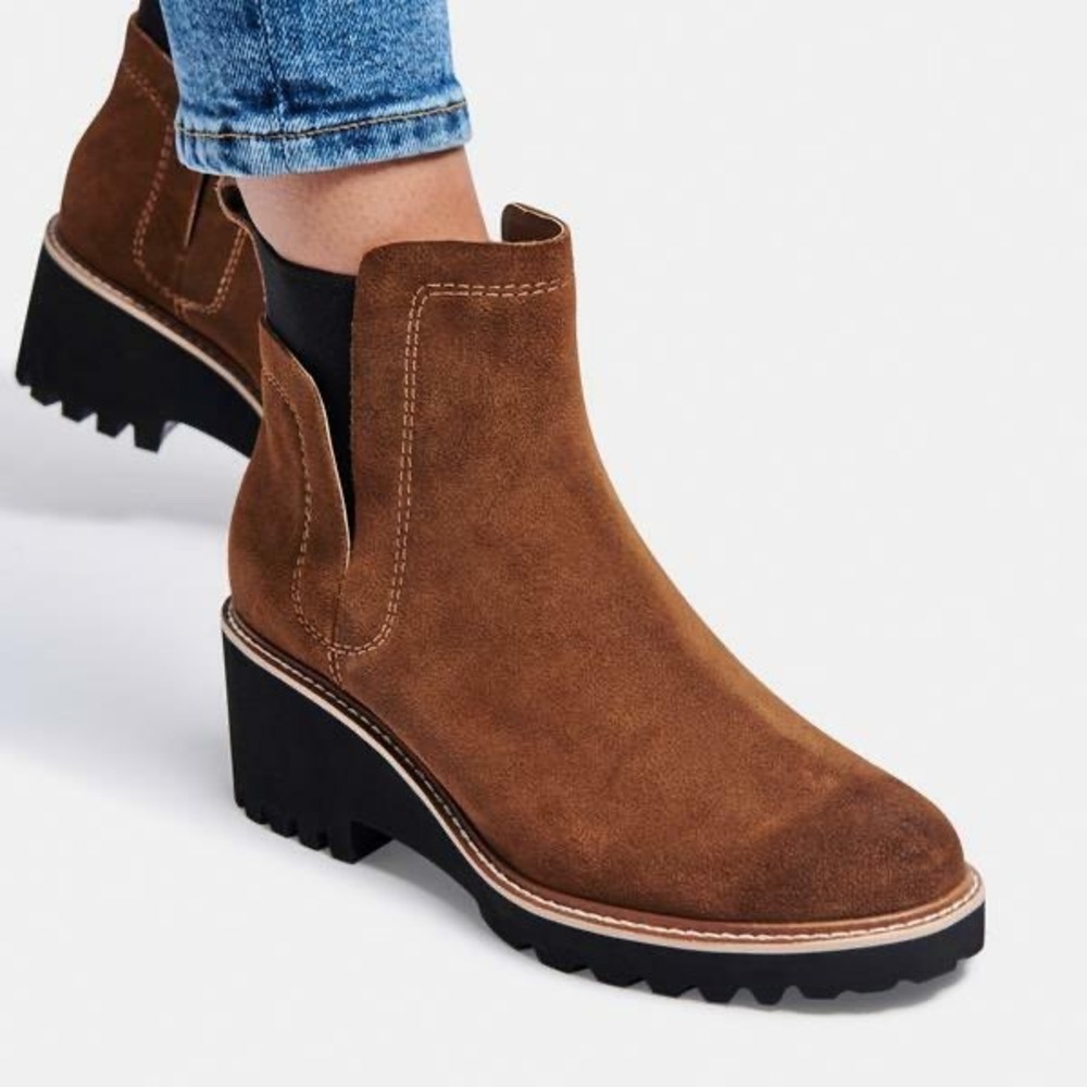 Dolce Vita Rielle Cognac Brown Faux Suede Lug Sole Wedge Ankle Boots Womens 6